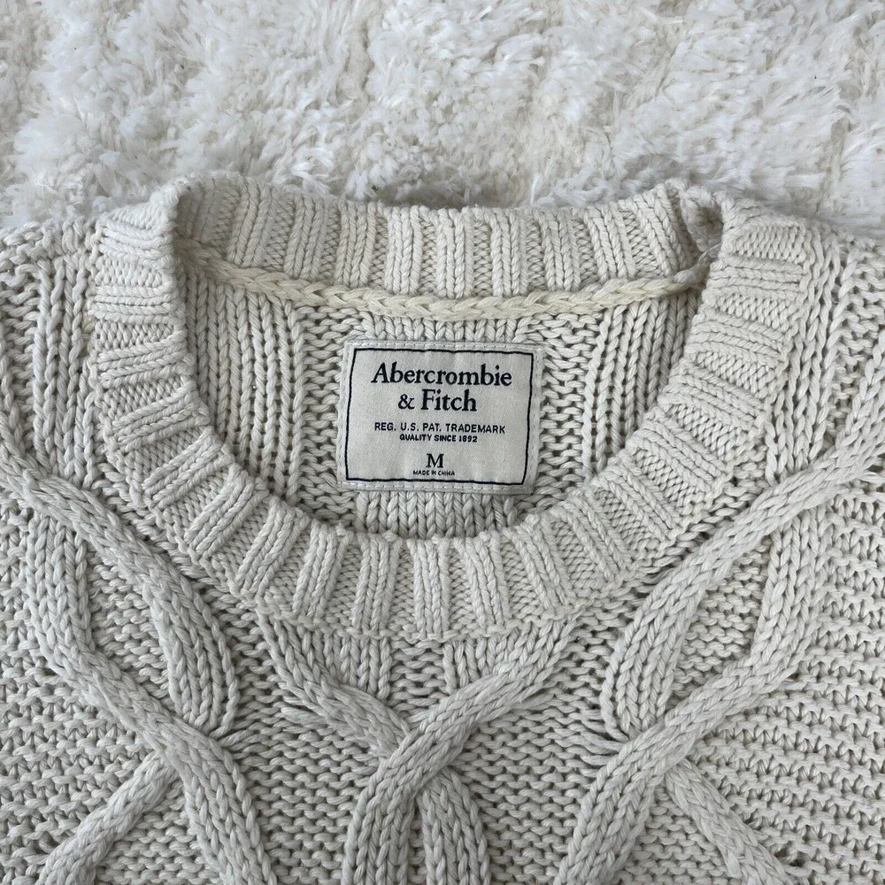 Abercrombie & Fitch Sweater Size M Cream Long Sleeve Cable Knit Chunky Crew Neck - Picture 4 of 9